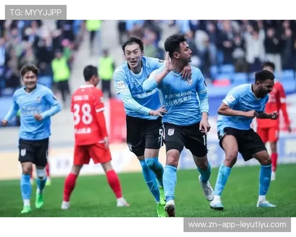 大连英博边路轻轻一拨就撕开大片空间 大连英博边路轻轻一拨就撕开大片空间